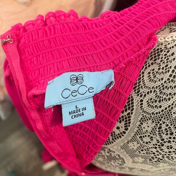 CeCe ๐size large in a beautiful hot pink ๐ - Picture 5 of 7